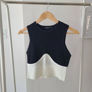 Black and White Ribbed Crop Top